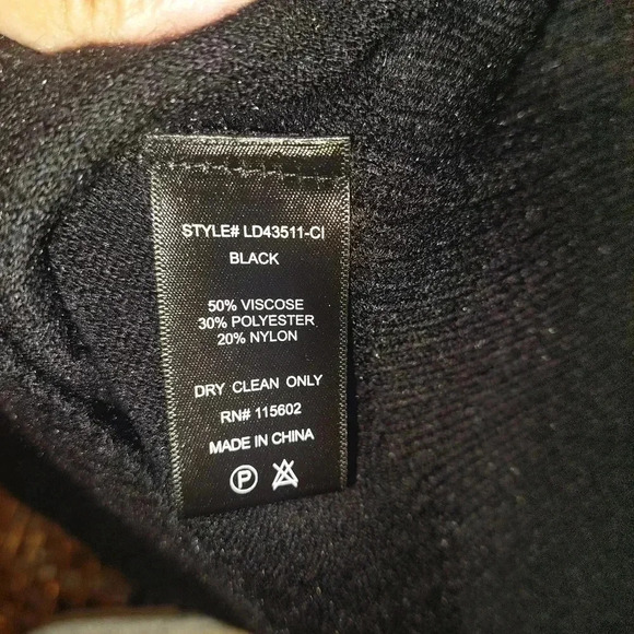 NWT Lush Black June Puff Sleeve Sweater Dress Size Small - Picture 7 of 9